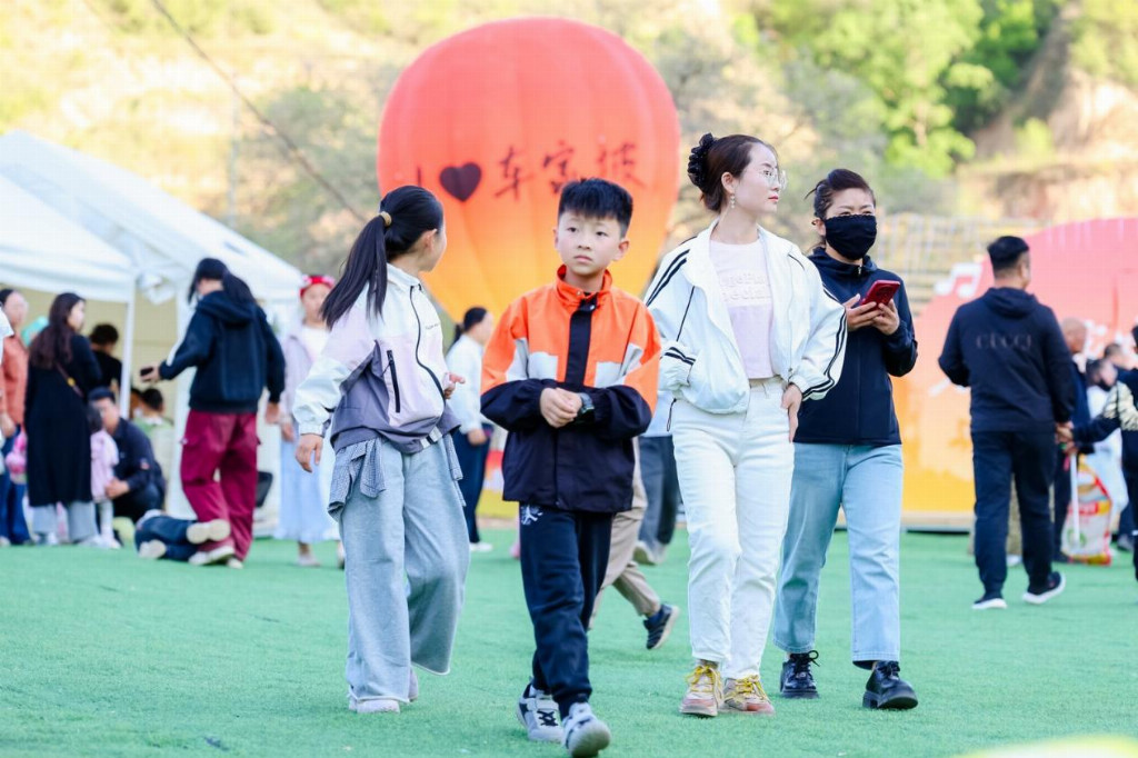 以旅兴村以节促消，石楼车家坡村绘就五一乡村振兴新画卷