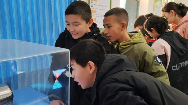 让科学之光照亮乡村振兴之路