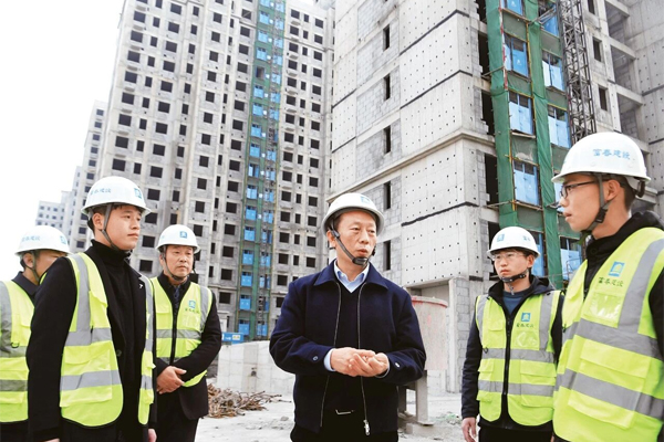 黄久生：把温暖送到务工人员心坎上
